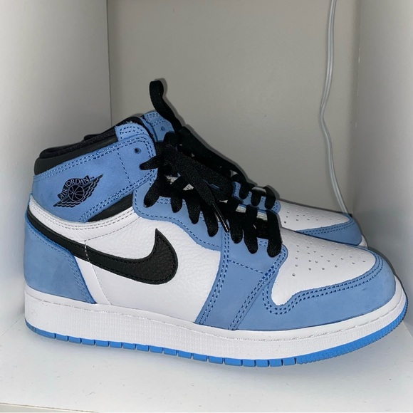 Jordan 1 Retro High University Blue (GS) - Picture 1 of 5